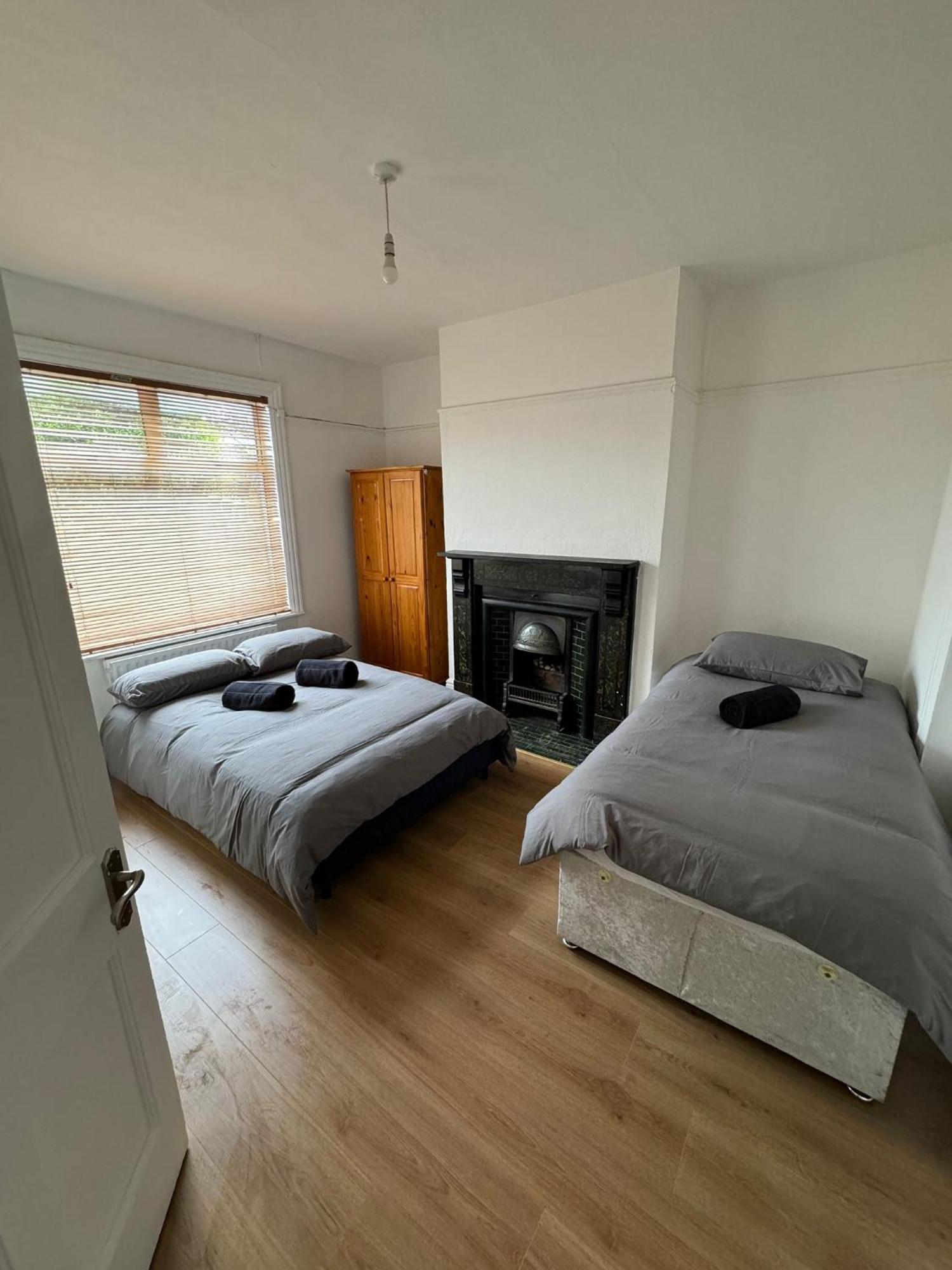 Very Nice Triple Room At 2 Iveragh Rd-5 Дублин Экстерьер фото